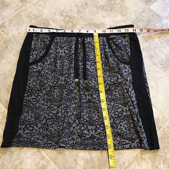 Victoria’s Secret floral pull on mini skir… - Picture 3 of 10